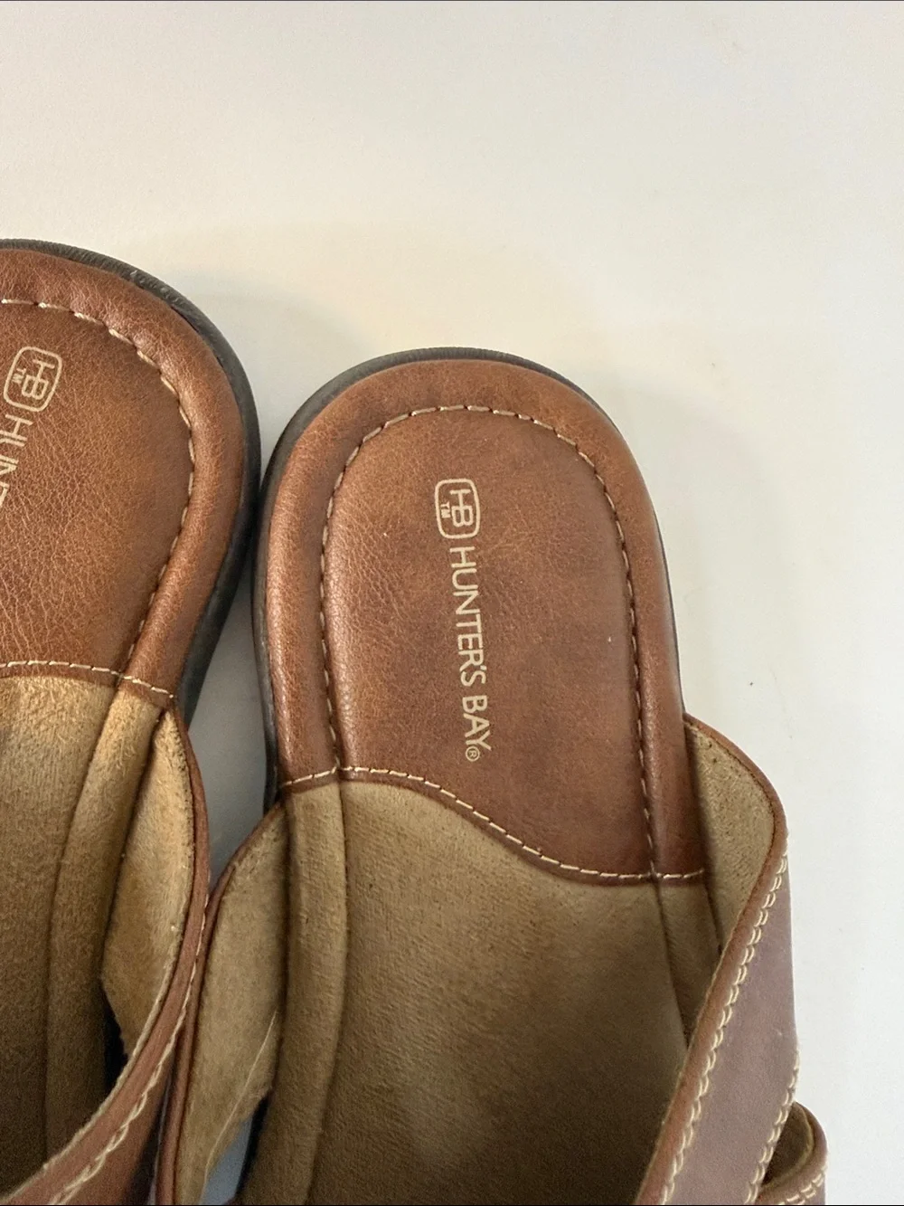 Hunter's Bay Brown Leather Slide Sandals with Stitched Detail